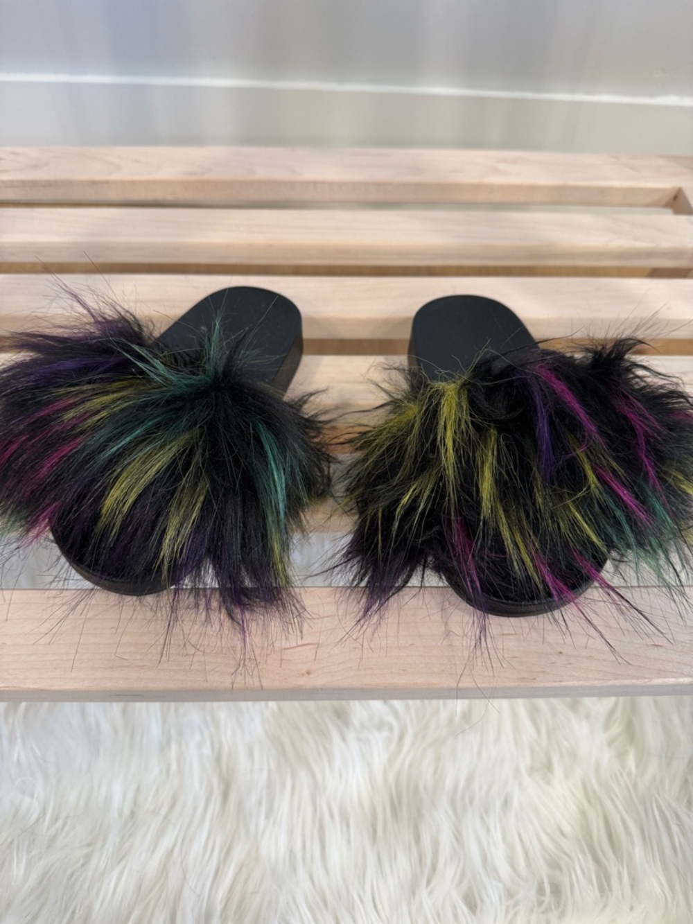 Faux Fur Rainbow Accent Kids' Slide Slippers - Black